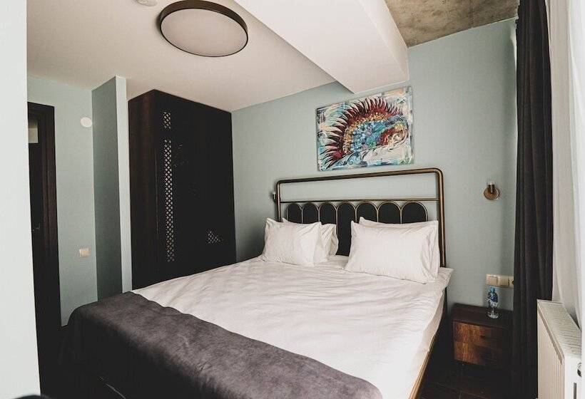 اتاق استاندارد, Paliani