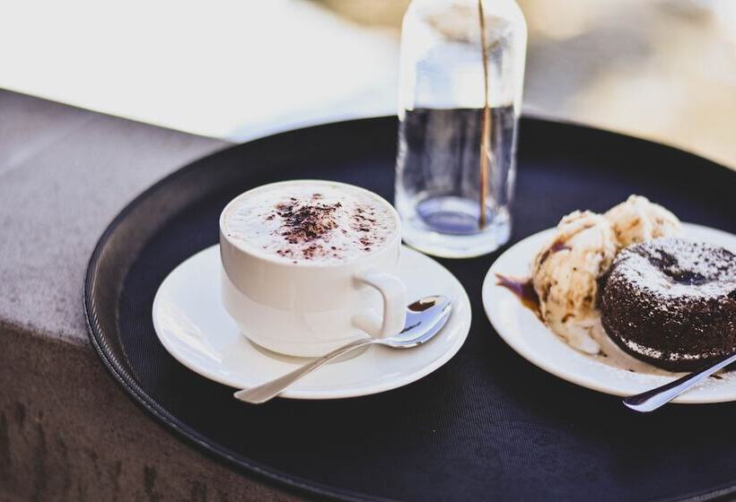 اتاق خانوادگی, Paliani