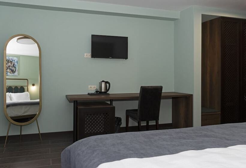 اتاق خانوادگی, Paliani