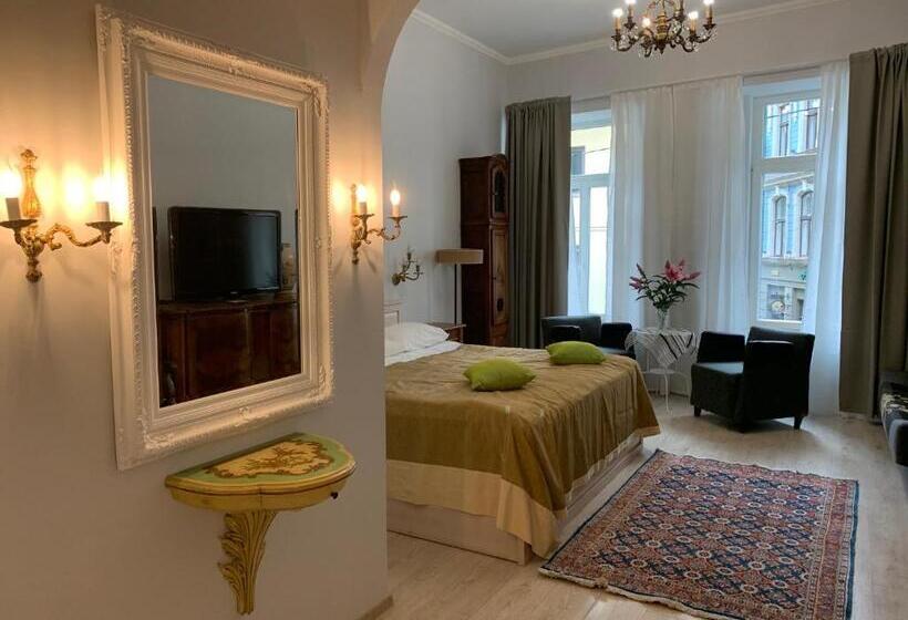 استودیو خانوادگی, Nb Apartments Riga Old Town