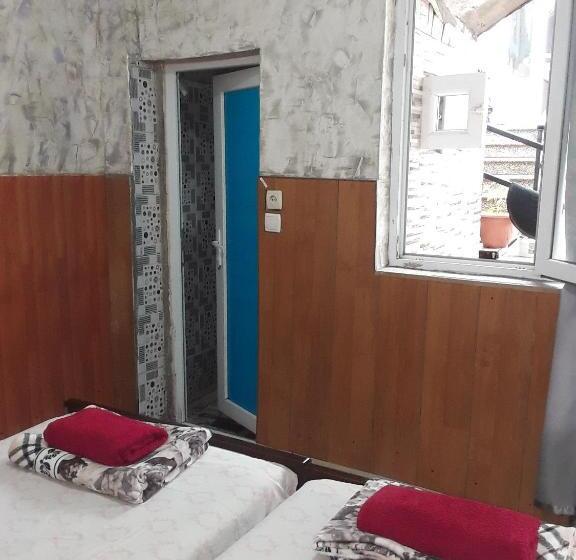 اتاق اکونومی, Guesthouse Qeti