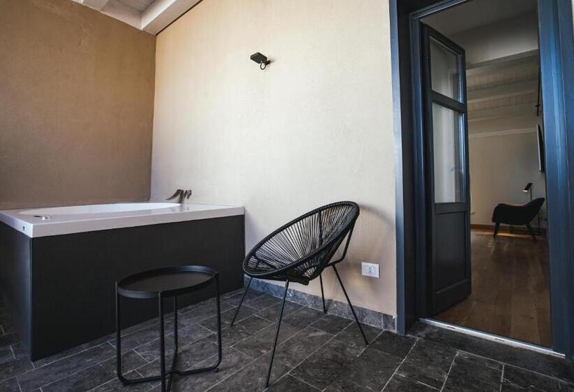 غرفة قياسية رباعية, Palazzo Santamarina Luxury Suite & Spa