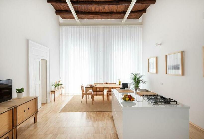 سوییت خانوادگی, Real Paggeria