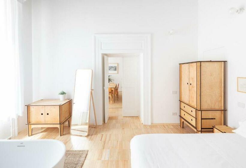 سوییت خانوادگی, Real Paggeria