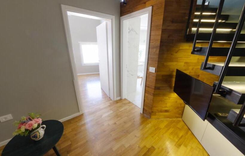 スーペリアースイート, Bougainville Bay