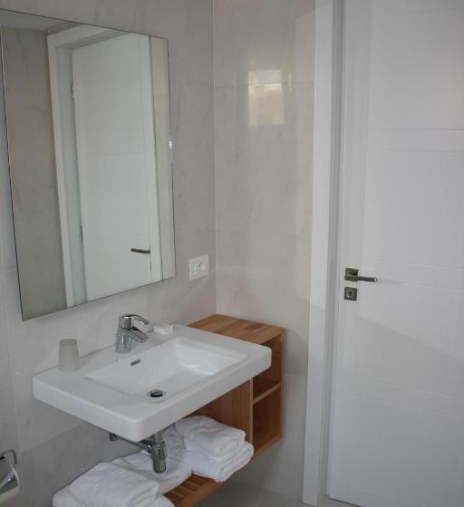 スタンダードルーム, Bougainville Bay