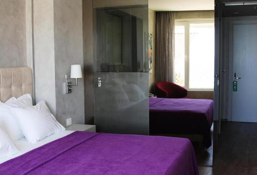 プールビュースタンダードルーム, Bougainville Bay