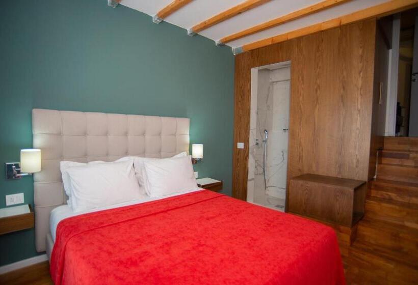 メゾネットスイート, Bougainville Bay