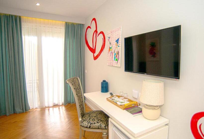 バルコニー付きスタンダードルーム, Bougainville Bay