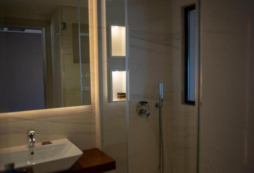 オーシャンビュースタンダードルーム, Bougainville Bay