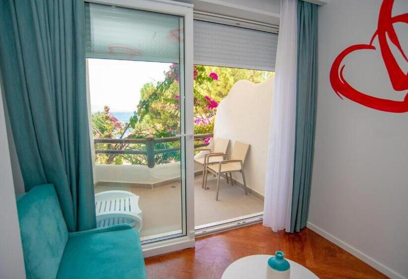 オーシャンビューデラックスルームバルコニー付き, Bougainville Bay