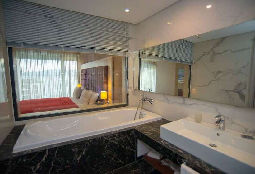 オーシャンビュージュニアスイート, Bougainville Bay