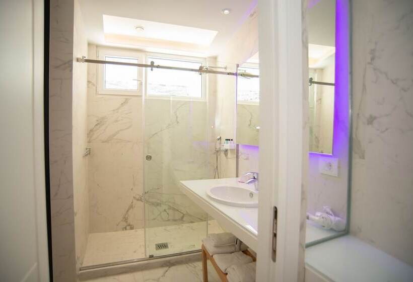 デラックスルーム, Bougainville Bay