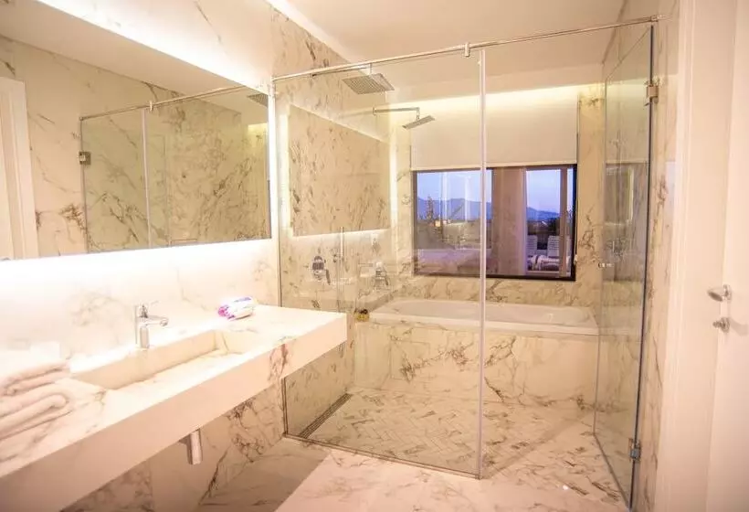 سوییت سوپریور با چشمانداز دریا, Bougainville Bay