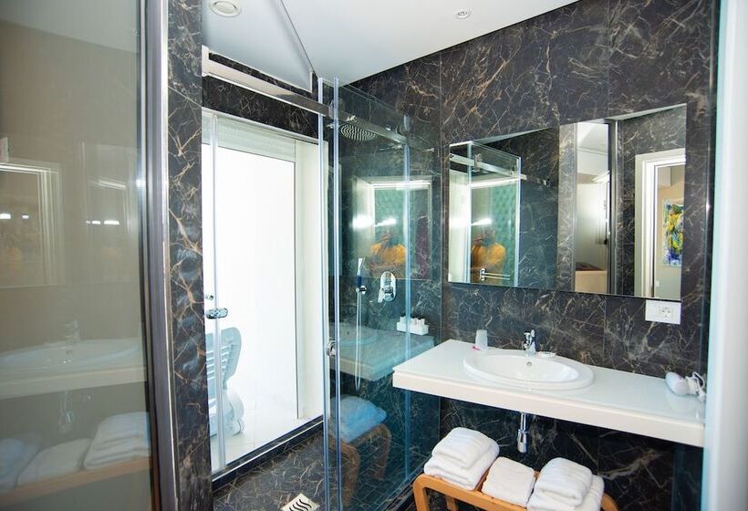 オーシャンビューデラックスルーム, Bougainville Bay