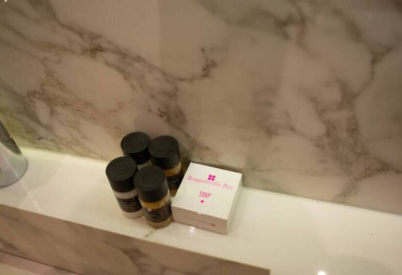 オーシャンビューデラックスルームバルコニー付き, Bougainville Bay