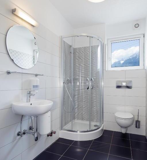 스탠다드 트리플 룸, Hostel Marmota