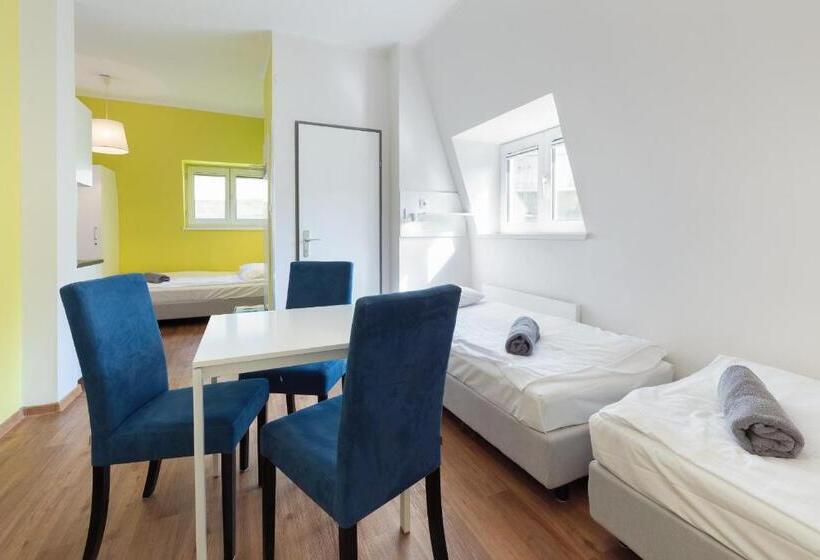 4인용 스탠다드 룸, Hostel Marmota