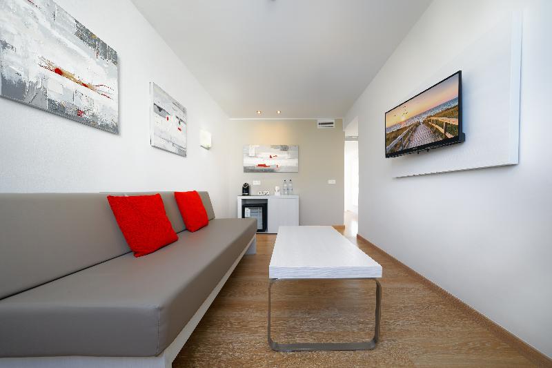 Полулюкс, Aequora Lanzarote Suites