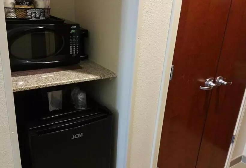 キングサイズベッドのスイートルーム, Comfort Inn & Suites Lakeside