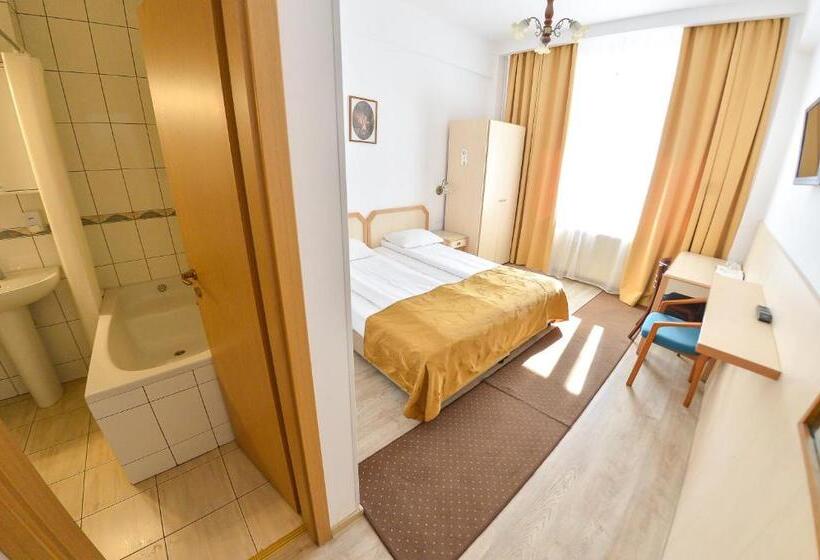 Номер Стандарт, Gallant