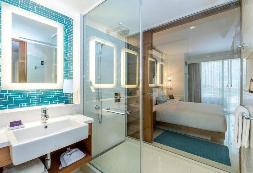 اتاق استاندارد با بالکن و چشم‌انداز دریا, Grand Hyatt Baha Mar