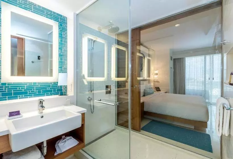 اتاق استاندارد با بالکن و چشم‌انداز دریا, Grand Hyatt Baha Mar