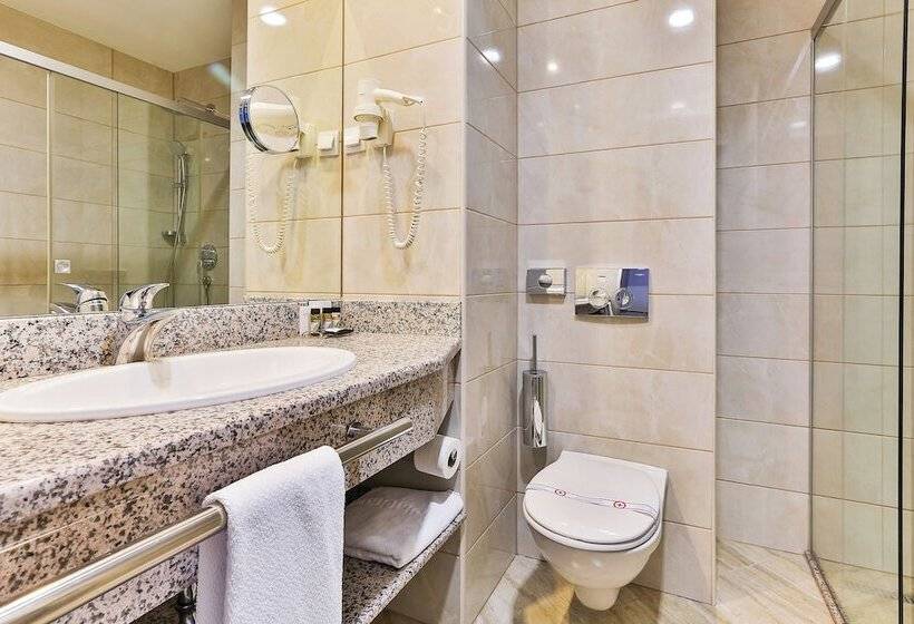 اتاق استاندارد سه نفره, Kings Park