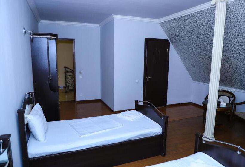 اتاق استاندارد سه نفره, Sd David