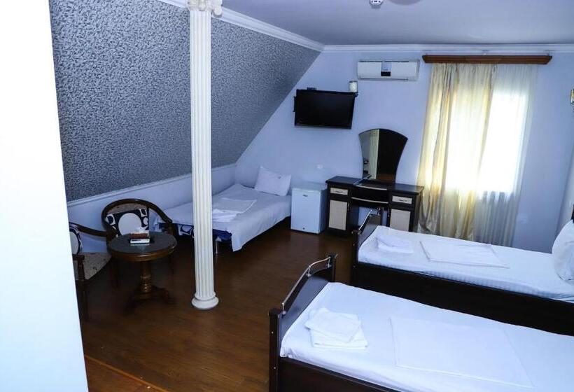 اتاق استاندارد سه نفره, Sd David