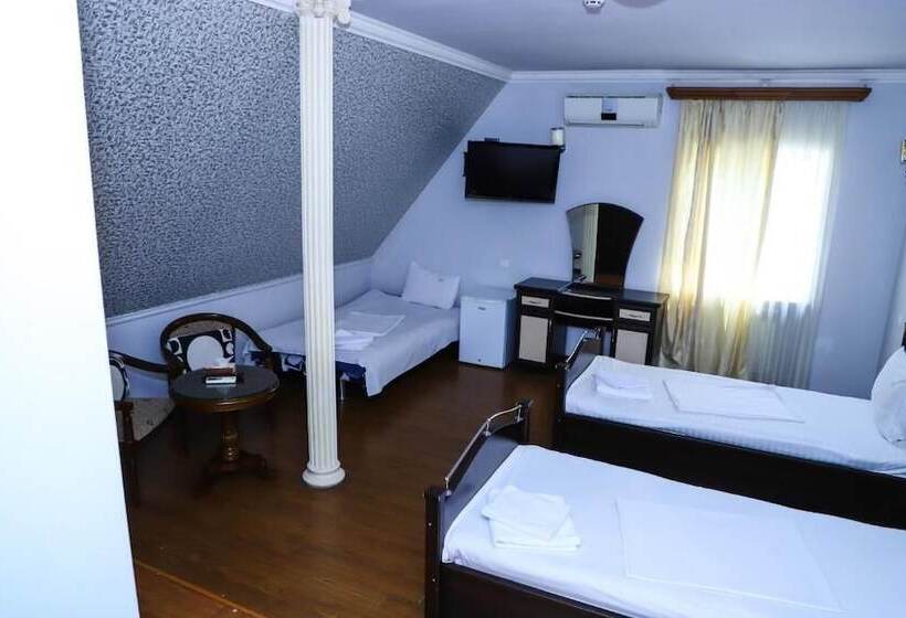 اتاق استاندارد سه نفره, Sd David