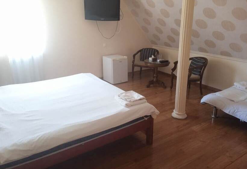 اتاق استاندارد سه نفره, Sd David