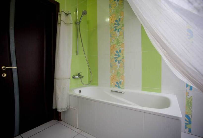 스탠다드 룸, Valentin