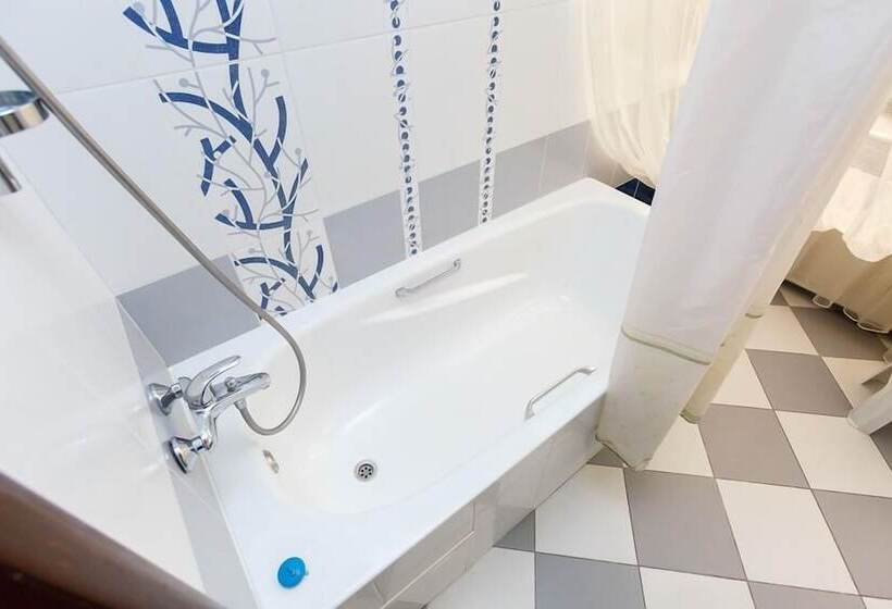 스탠다드 룸, Valentin