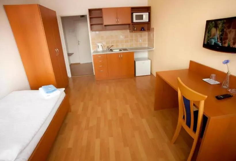 Standard-huone, Veronika