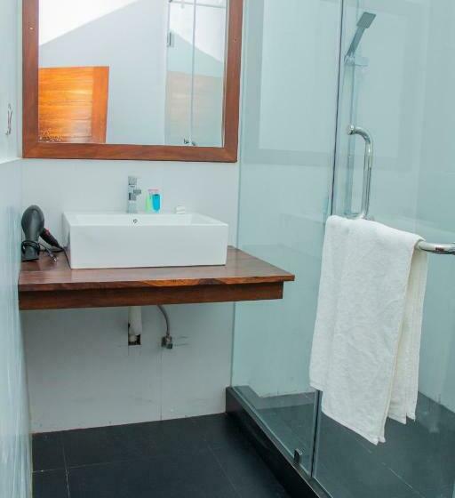 발코니 디럭스 룸, Marakolliya Beach Resort