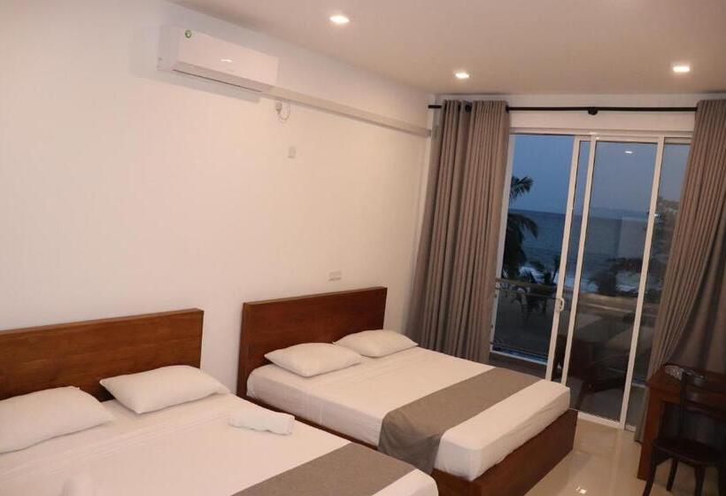 패밀리 룸 바다 전망, Marakolliya Beach Resort