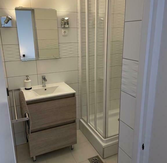 Номер Стандарт, Pingvin Cukrászda Apartman Felső Szint