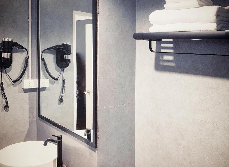 غرفة سوبيريور سرير كينج, Into The Town Krabi