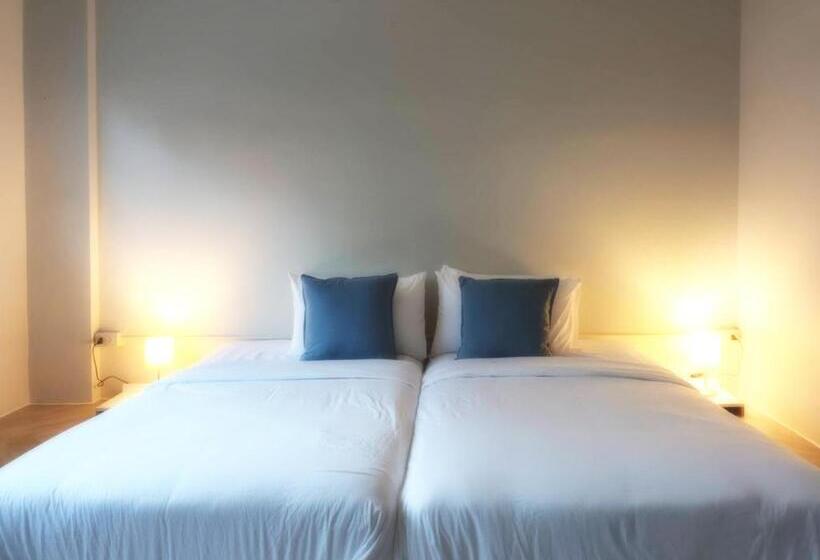 غرفة ديلوكس, Into The Town Krabi