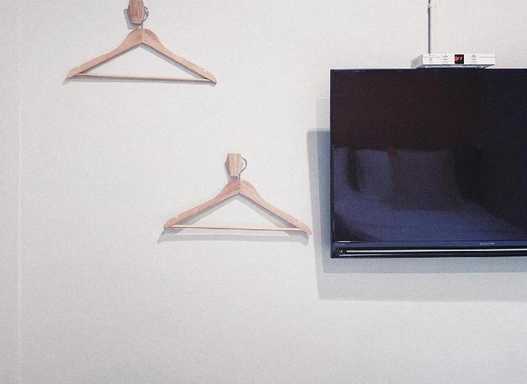 إستوديو قياسى, Into The Town Krabi