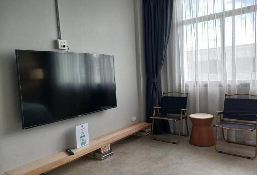 غرفة قياسية, Into The Town Krabi