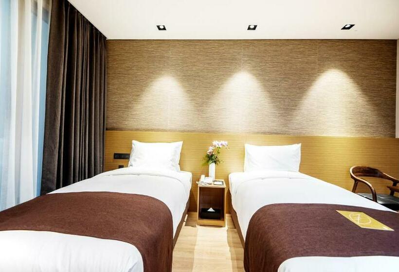 Chambre Standard, Intrada Icheon