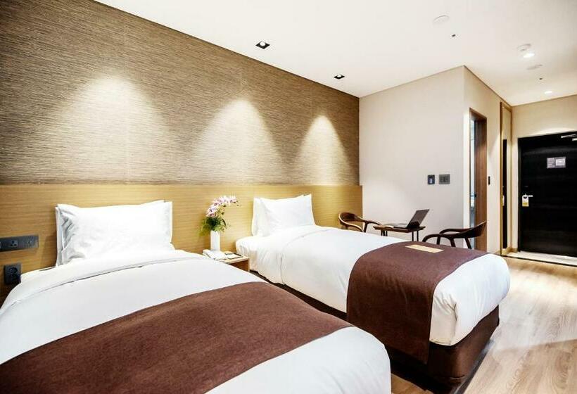 Chambre Standard, Intrada Icheon