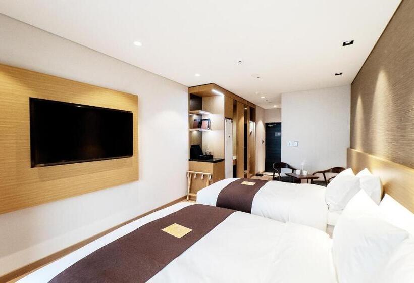 Chambre Familiale Deluxe, Intrada Icheon