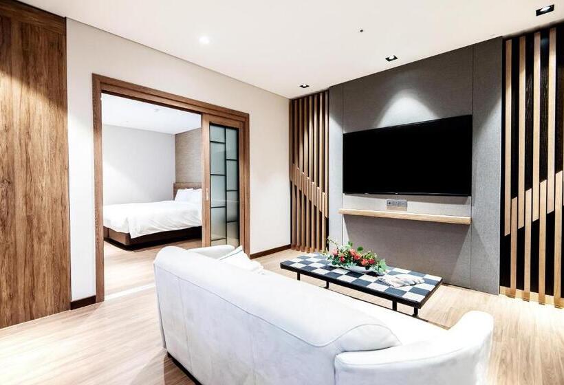 Suite, Intrada Icheon