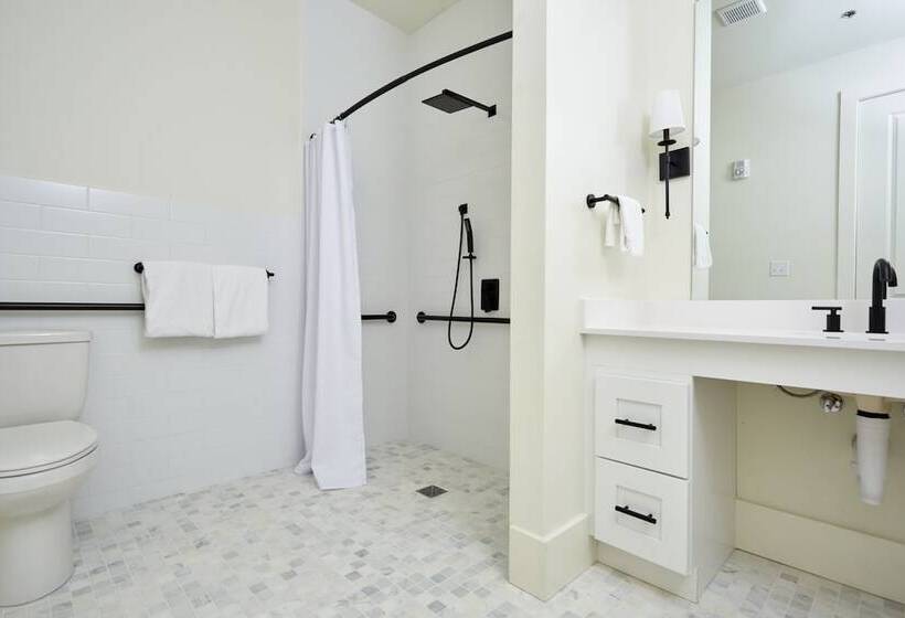 آپارتمان سوپریور 1 خوابه, The Irish House