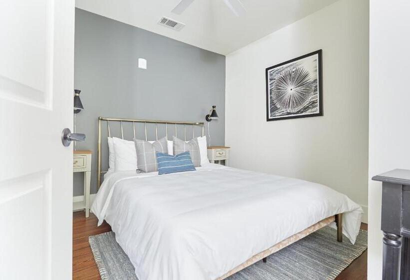 آپارتمان 1 خوابه با بالکن, The Irish House