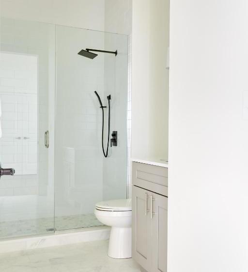 آپارتمان سوپریور 1 خوابه, The Irish House