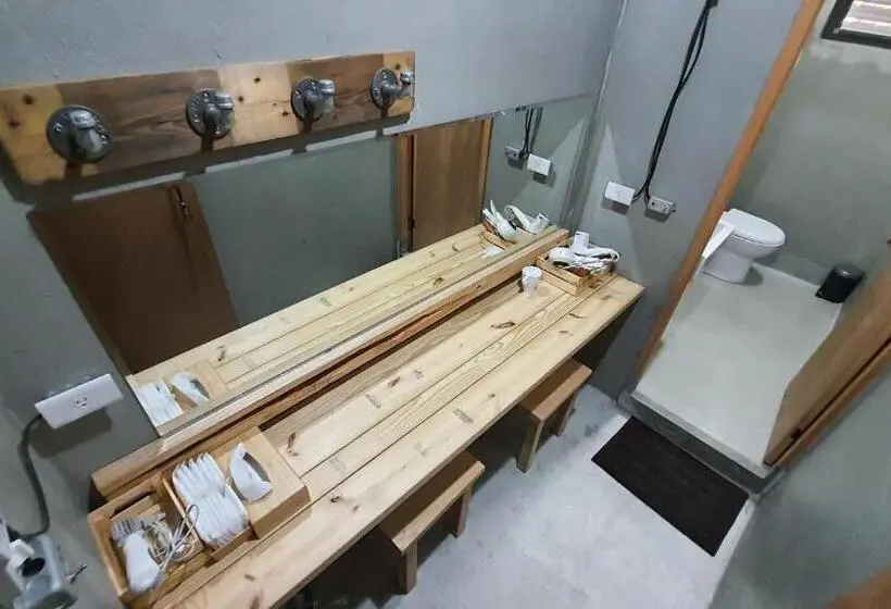 اتاق استاندارد یک تخته با سرویس بهداشتی مشترک, 缽割貓點點 青旅 Diandian Hostel